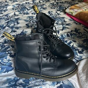black dr martens